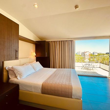 Hotel Miramare - Spa & Suites - Free Breakfast & Brunch Until 13-00 Cervia Kültér fotó