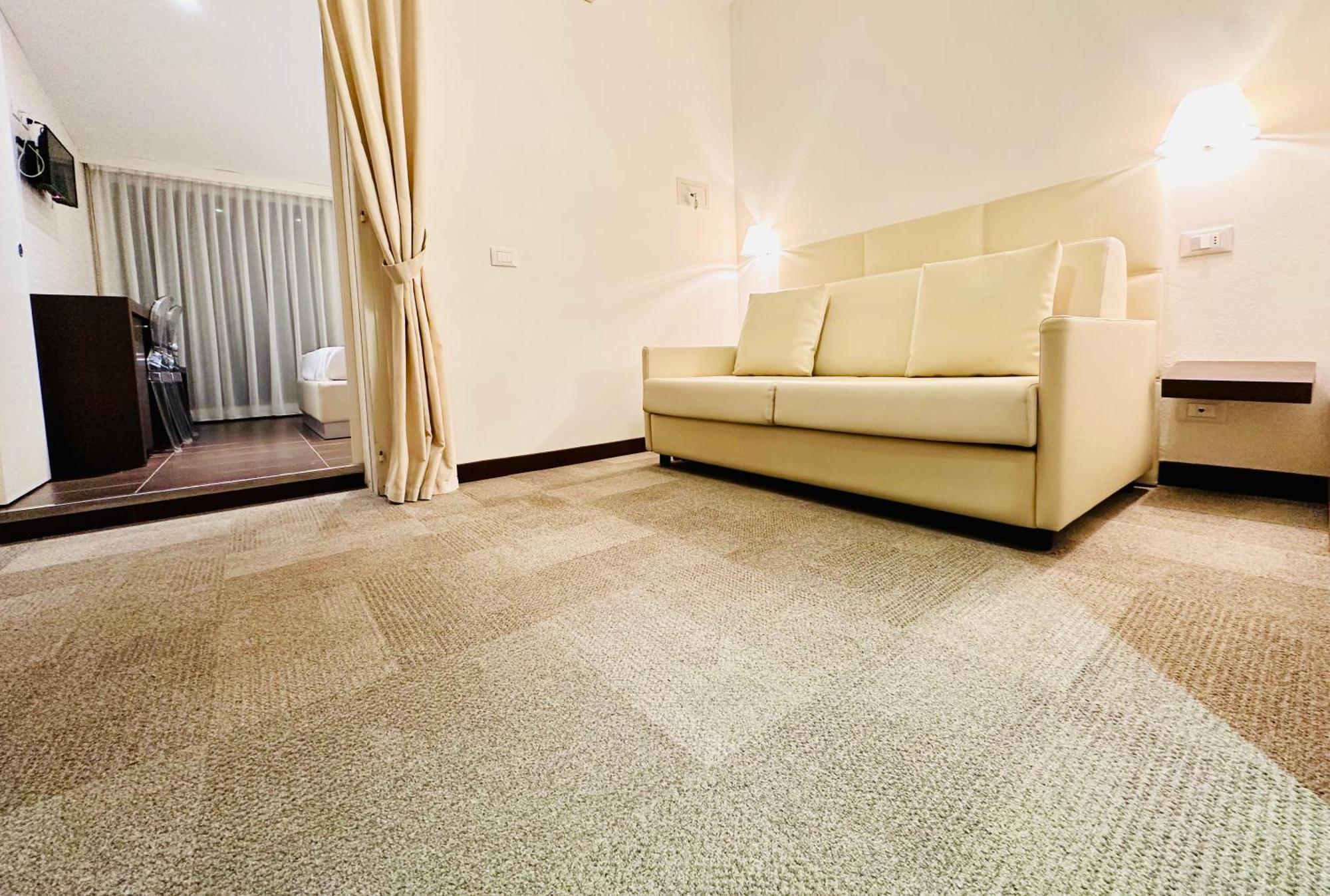 Hotel Miramare - Spa & Suites - Free Breakfast & Brunch Until 13-00 Cervia Szoba fotó