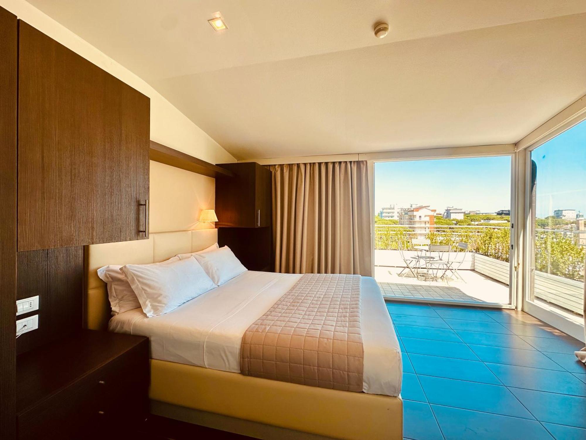 Hotel Miramare - Spa & Suites - Free Breakfast & Brunch Until 13-00 Cervia Kültér fotó